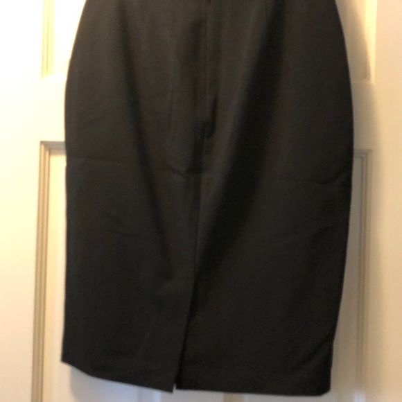 CLUB MONACO BLACK CLASSIC SKIRT - Picture 5 of 8